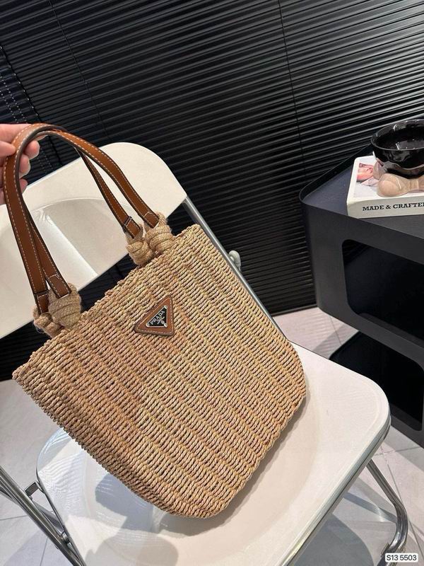 Prada bag 19X27cm dx07